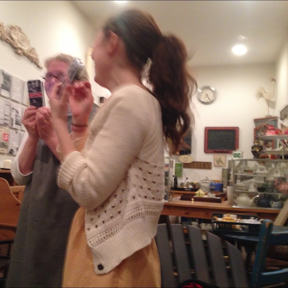 Meet your Posher, Hillary